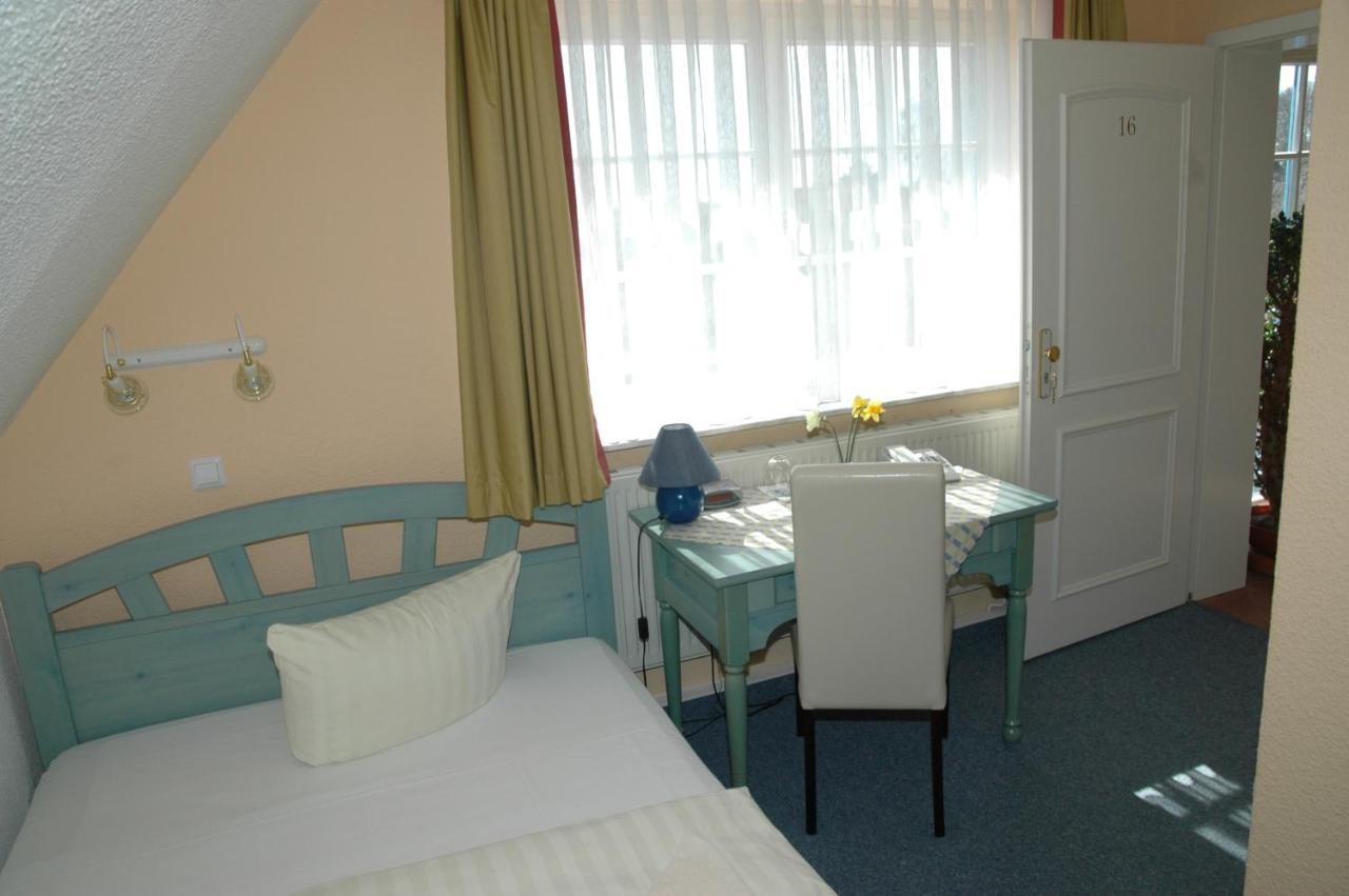 Landhotel Ostseetraum & Fewo Rostock Pokoj fotografie